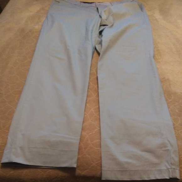 G. H. BASS & Co. 33 x 32  Tan Pants - Picture 3 of 3
